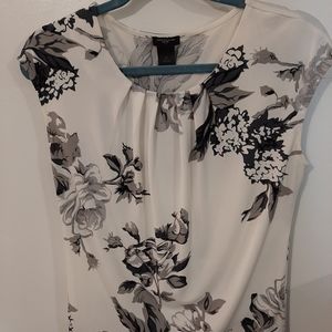 95% Polyester 5% Spandex sleeveless blouse